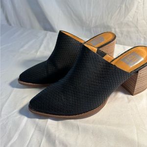 Dolce Vita Women’s Black Courts - Eur size 40, US size 7